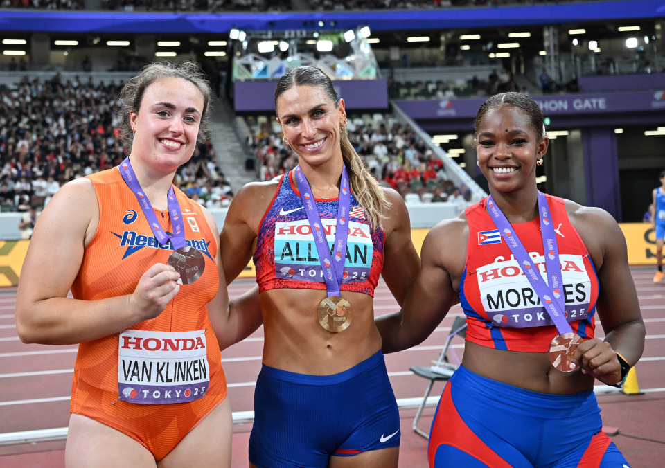 林德在比赛, 锦标赛女子 林德在比赛, 锦标赛女子