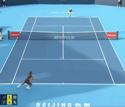 背后击球后 背后击球后